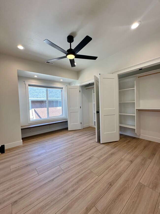 Building Photo - RR 156 Duplex