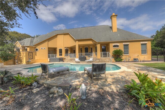 Building Photo - 9752 Trophy Oaks Dr