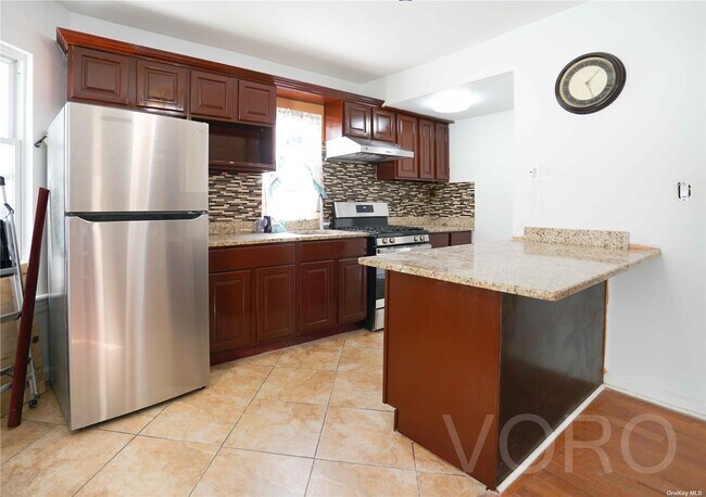 Building Photo - 104-54 90th Ave