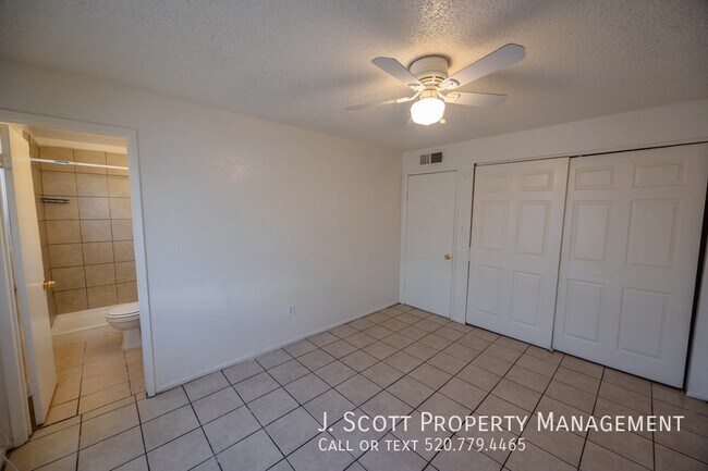 Building Photo - 6528 W Windsor Ave
