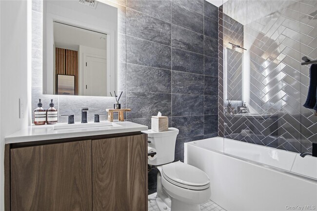 Building Photo - 50 Chestnut St