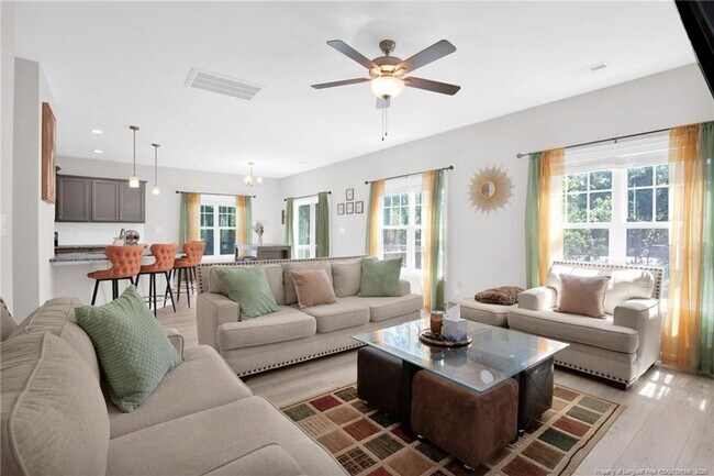 Building Photo - 208 Walker Downs Cir