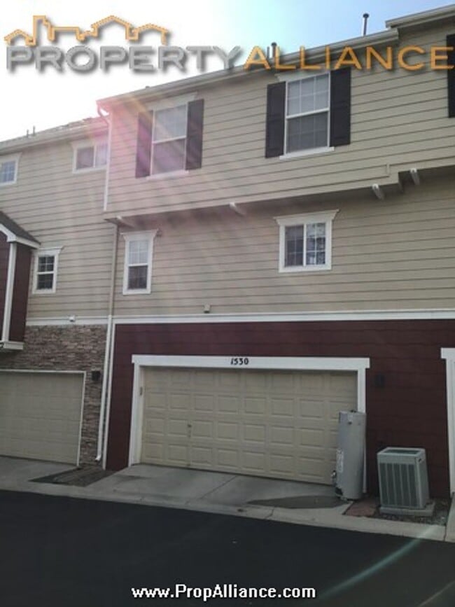Building Photo - Townhome for rent near Red Hawk golf cours...