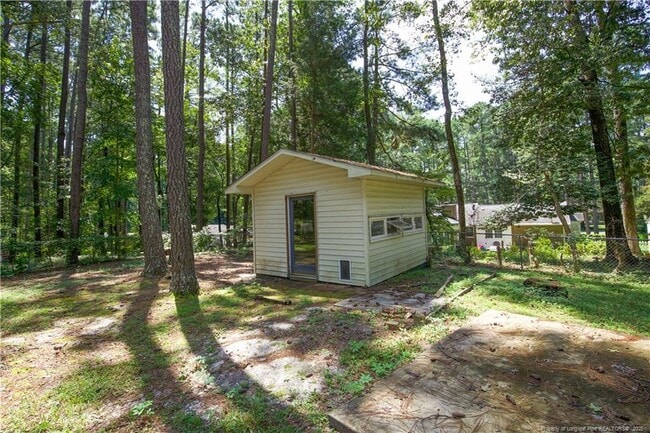 Building Photo - 906 N Glenwood Trail