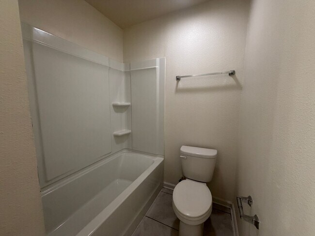 Building Photo - 3/2.5 Townhome in Bridgewater Community