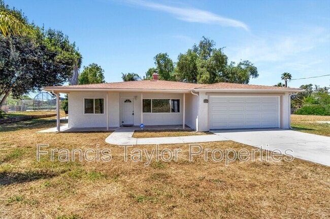 Building Photo - 525 Smilax Rd