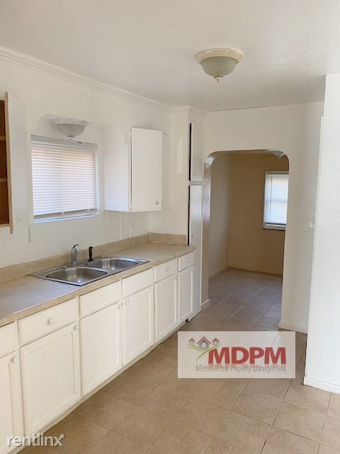 Building Photo - 4 br, 1.5 bath House - 5064 Marseilles St