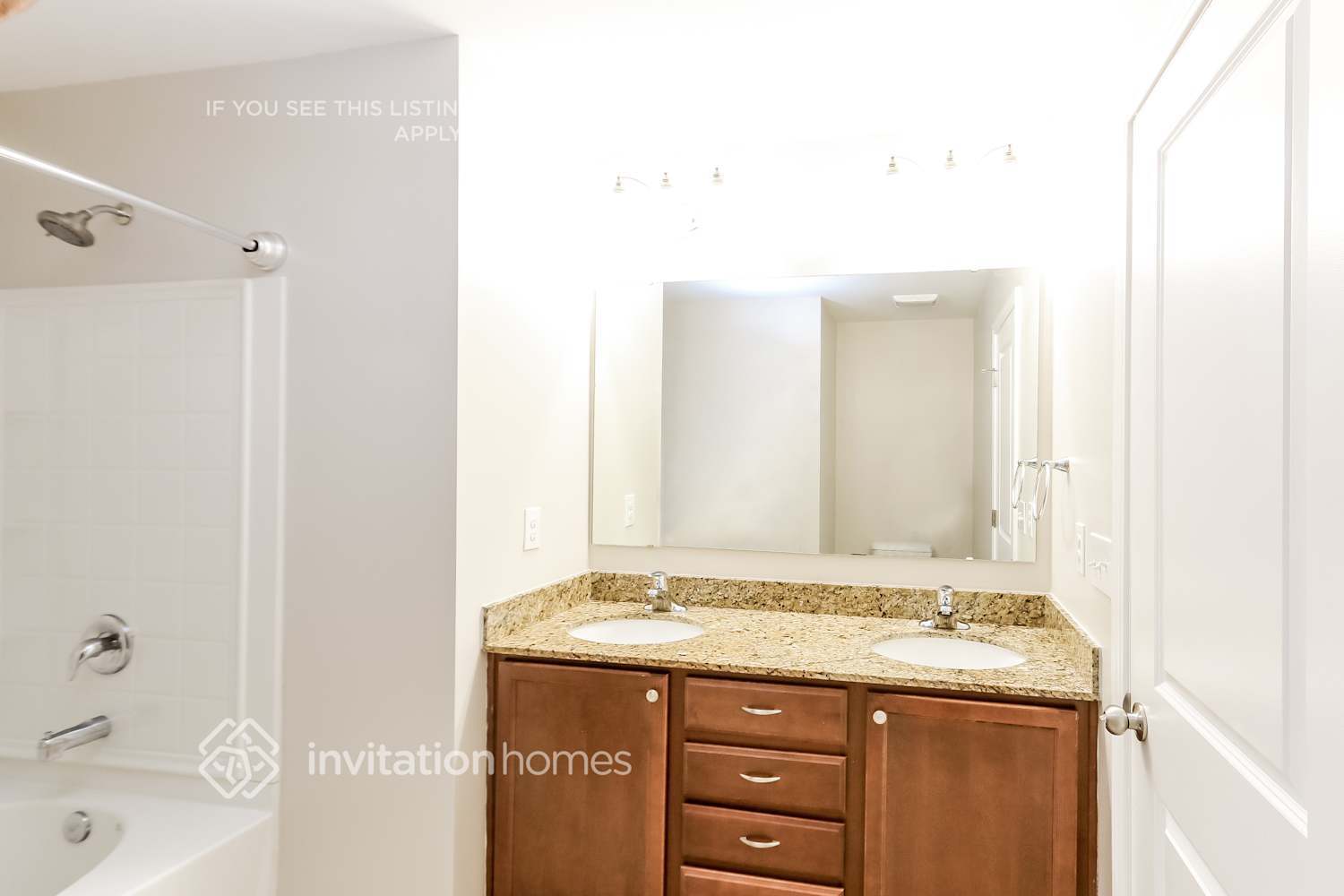 Building Photo - 14230 Lake Crossing Dr