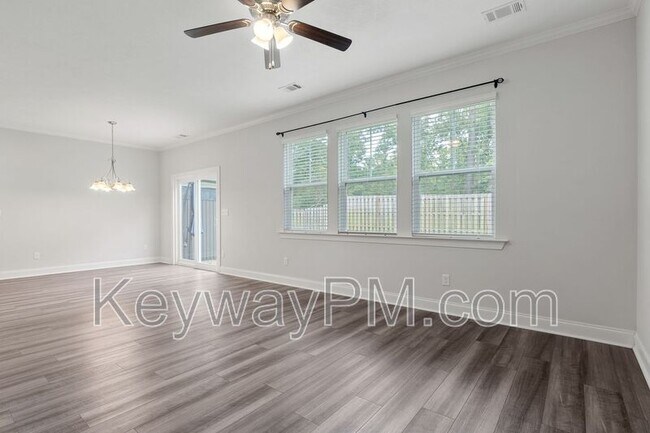 Building Photo - 837 Elsie Dr