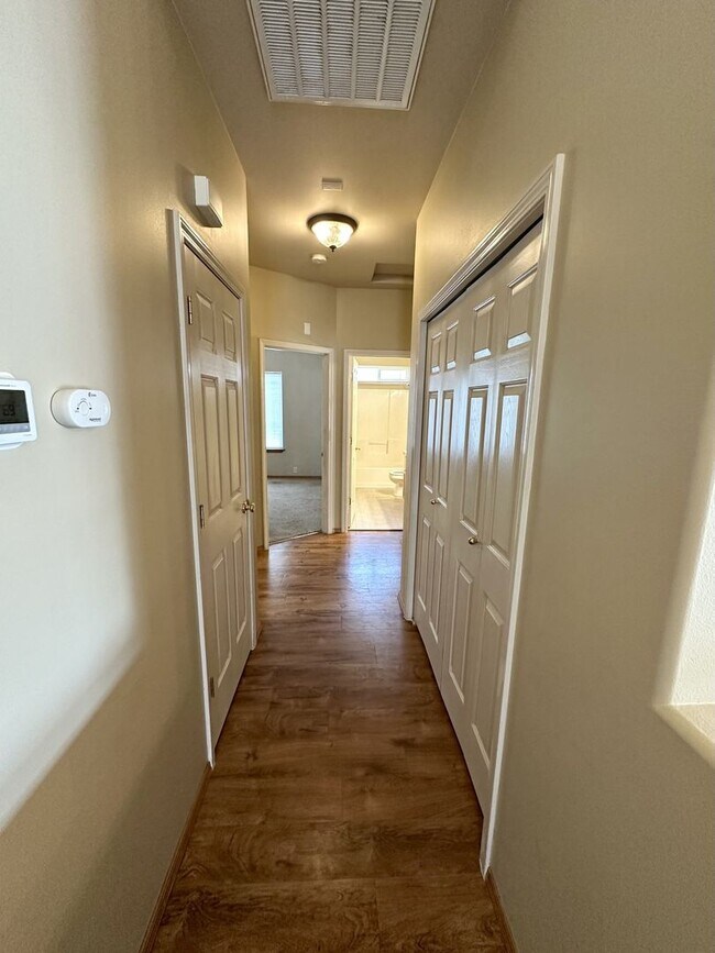 Building Photo - Breathtaking Rambler in Richland