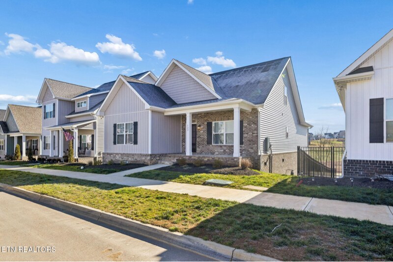 Building Photo - 122 Roseberry St