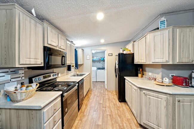 Building Photo - 151 Turning Point Ln