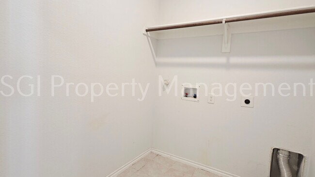 Building Photo - 1212 Bronze Ln