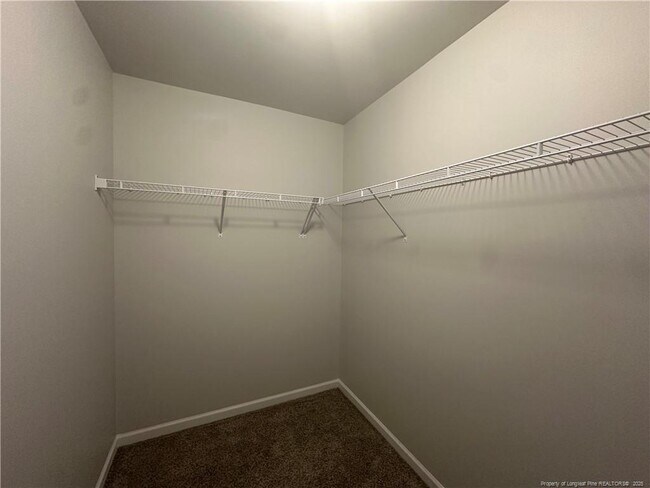 Building Photo - 910 Sapphire Stone Ln