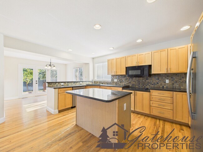 Building Photo - 7765 Lebrun Ct