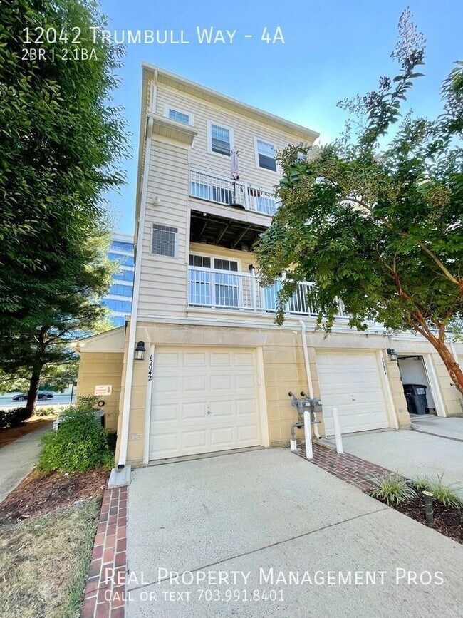 Building Photo - 12042 Trumbull Way