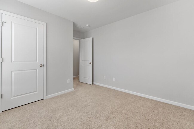 Building Photo - Easy Living in North Creek Village!