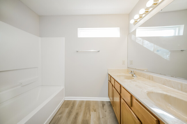 Building Photo - Charming 3 Bedroom Ranch