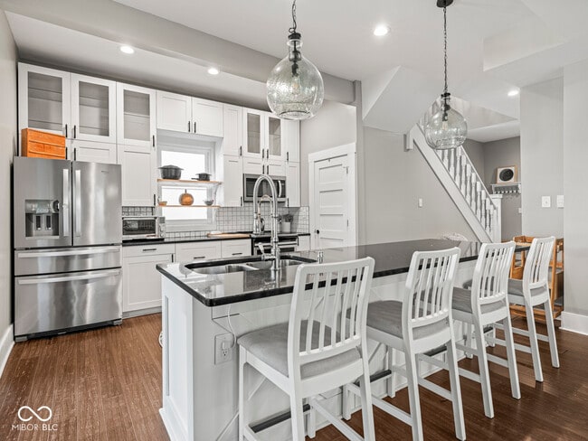 Building Photo - 622 N Hamilton Ave