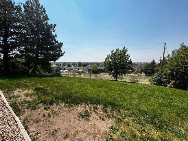 Building Photo - Beautiful Cheyenne Home!