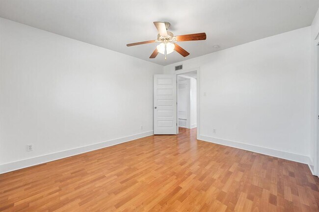 Building Photo - 3815 Guadalupe St
