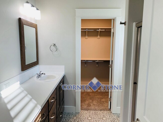 Building Photo - Pet Friendly Home in Boise!!