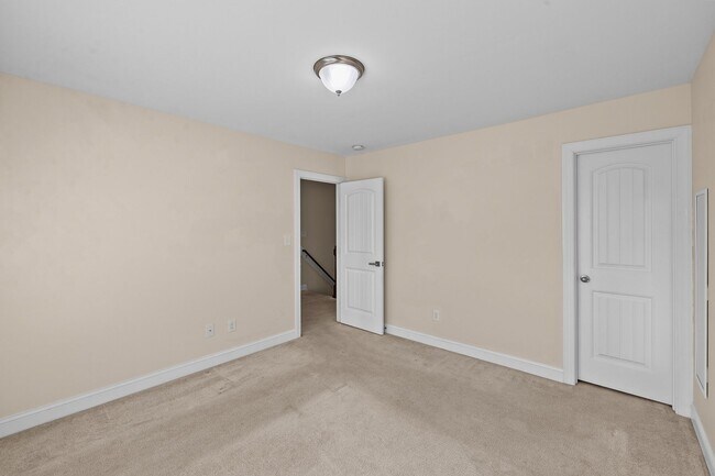 Building Photo - ***Beautiful Knightdale 4/2.5 W/ Private Pool***