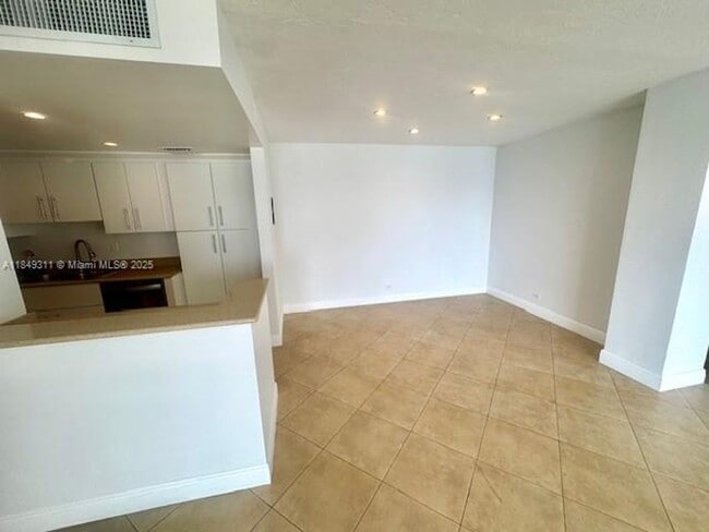 Building Photo - 2451 Brickell Ave