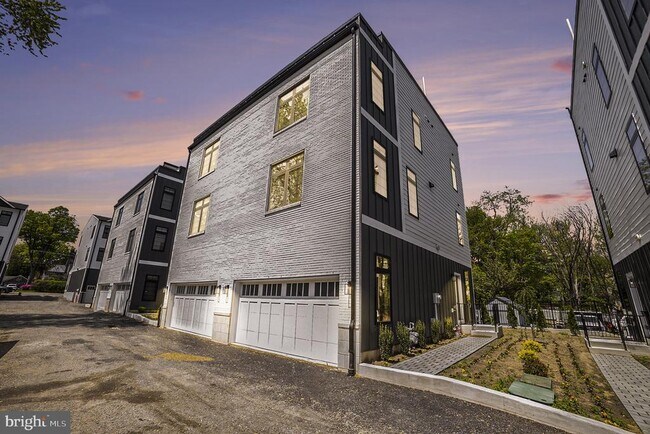 Primary Photo - 203 Wigard Ave
