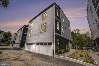 Building Photo - 203 Wigard Ave