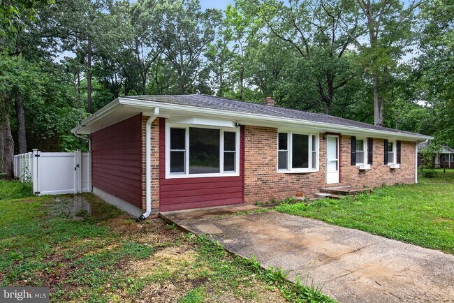 Building Photo - 21465 Indian Bridge Rd