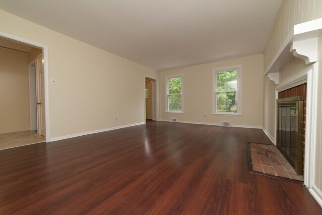 Building Photo - 440 Cricket Ln