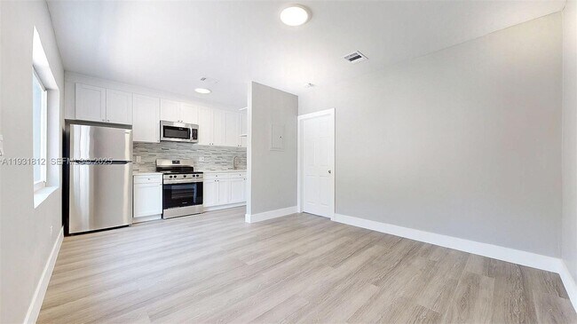 Building Photo - 74 W 15th St