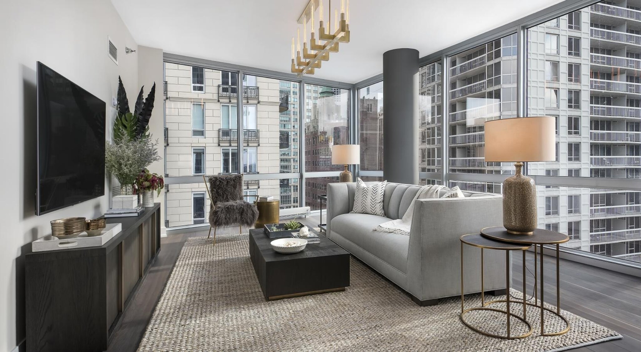 Building Photo - 912 N State St