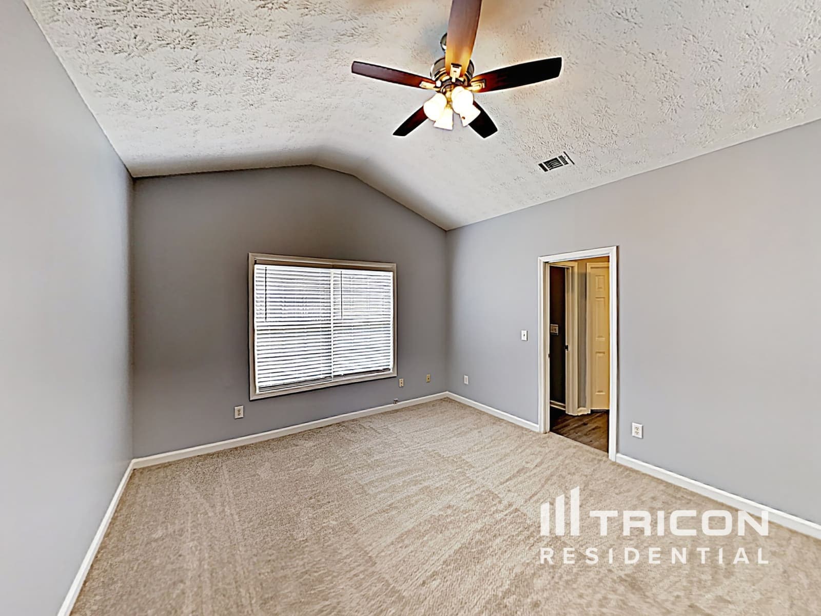 Building Photo - 420 Heathcliff Ct