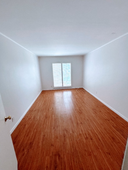 Building Photo - 300 Cagney Ln