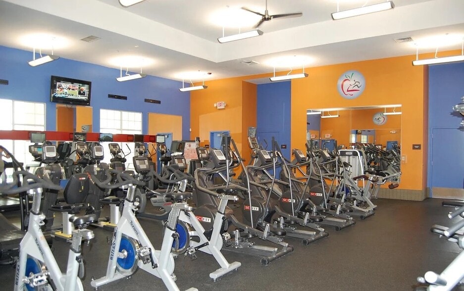 Building Photo - 710 N Haines Cir