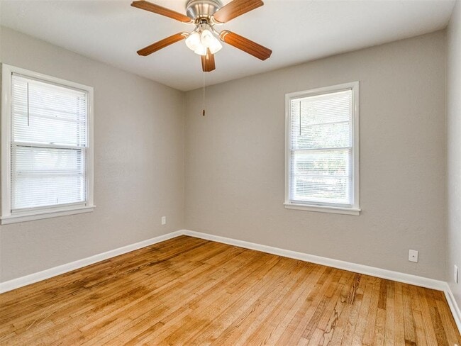 Building Photo - 710 Highland Pkwy