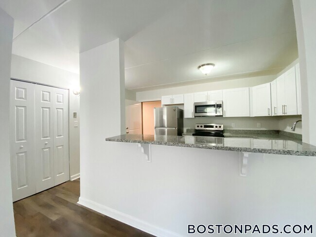 Building Photo - 253 Hyde Park Ave
