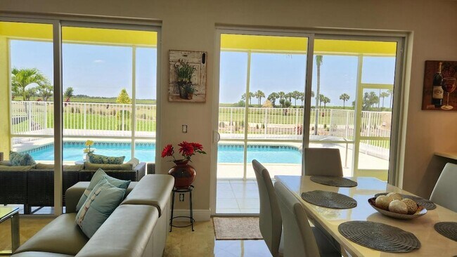 Building Photo - 1851 Corsica Dr