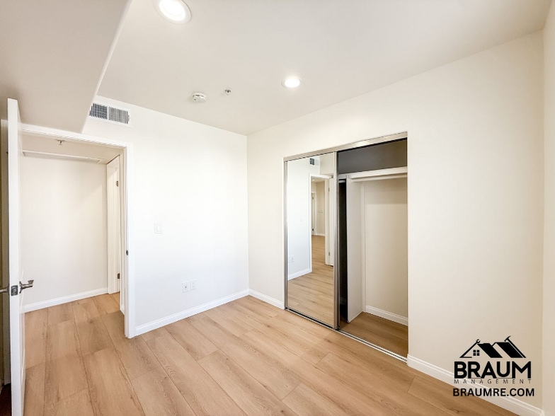 Building Photo - 1421 Centinela Ave