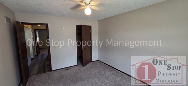 Building Photo - 1300 E 152nd Terrace
