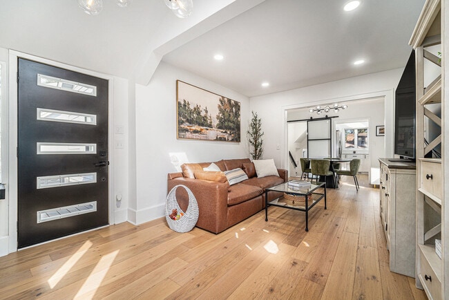 Building Photo - 1007 Mohawk Ave