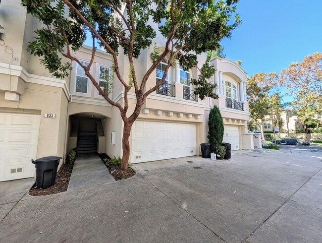 Primary Photo - 827 Harmony Pl