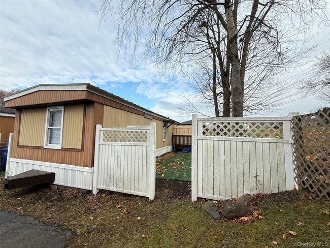 Building Photo - 349 W Main St