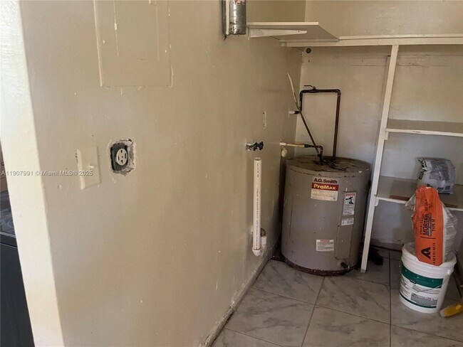 Building Photo - 15812 NW 39th Ct