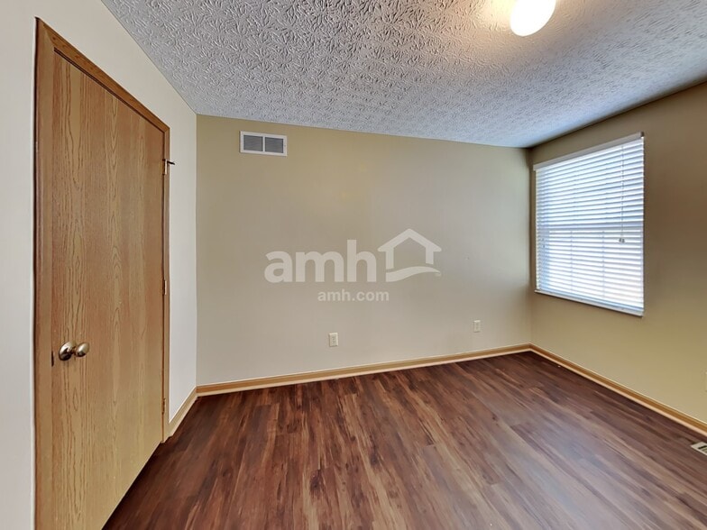 Building Photo - 1363 Wild Horse Dr