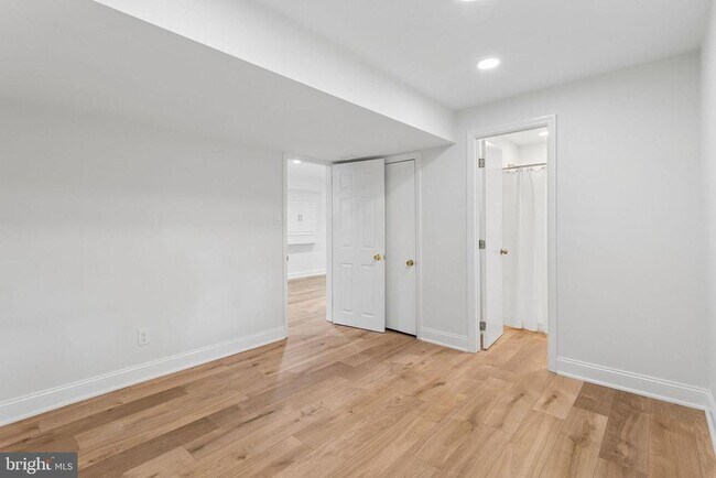 Building Photo - 306 Candlewood Ln