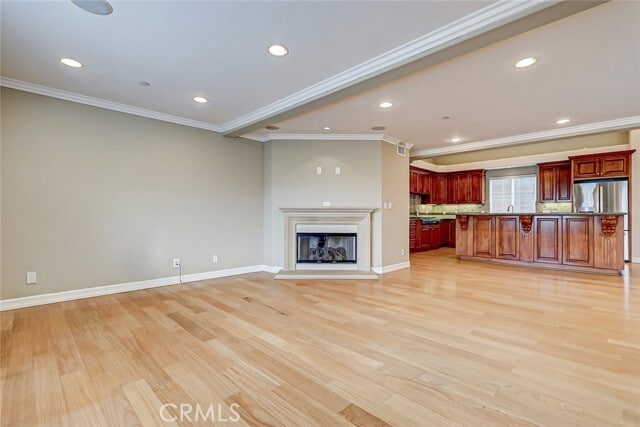 Building Photo - 594 1st St