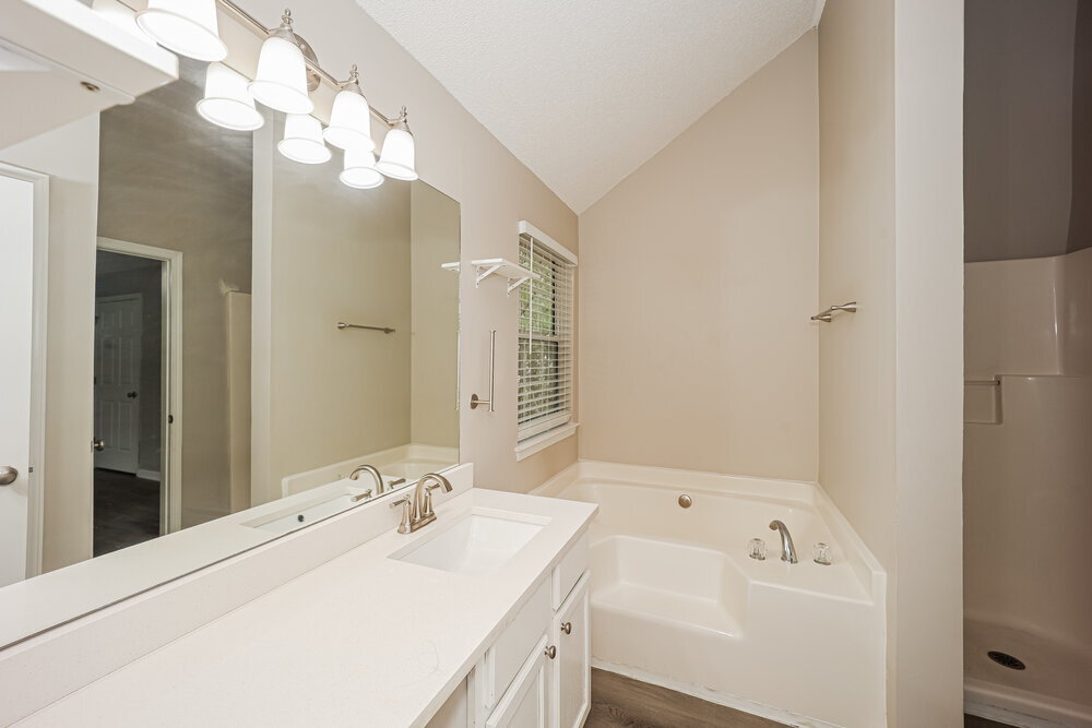 Building Photo - 426 Pecan Wood Cir